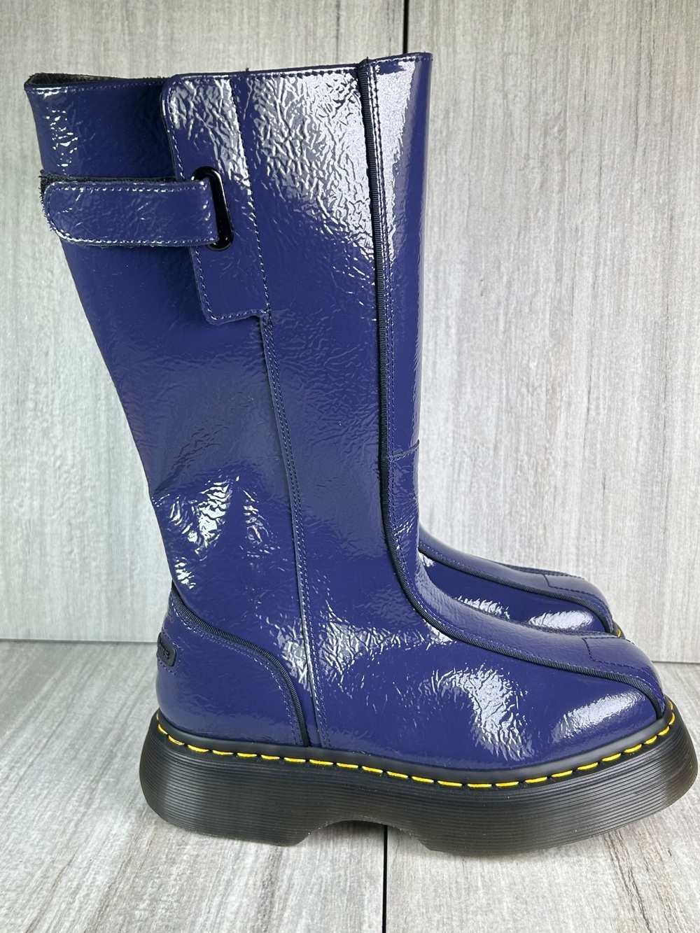 NEW Dr. Martens Docs Buzz Hi Distressed Patent Leather Boots Women’s Size 7 8